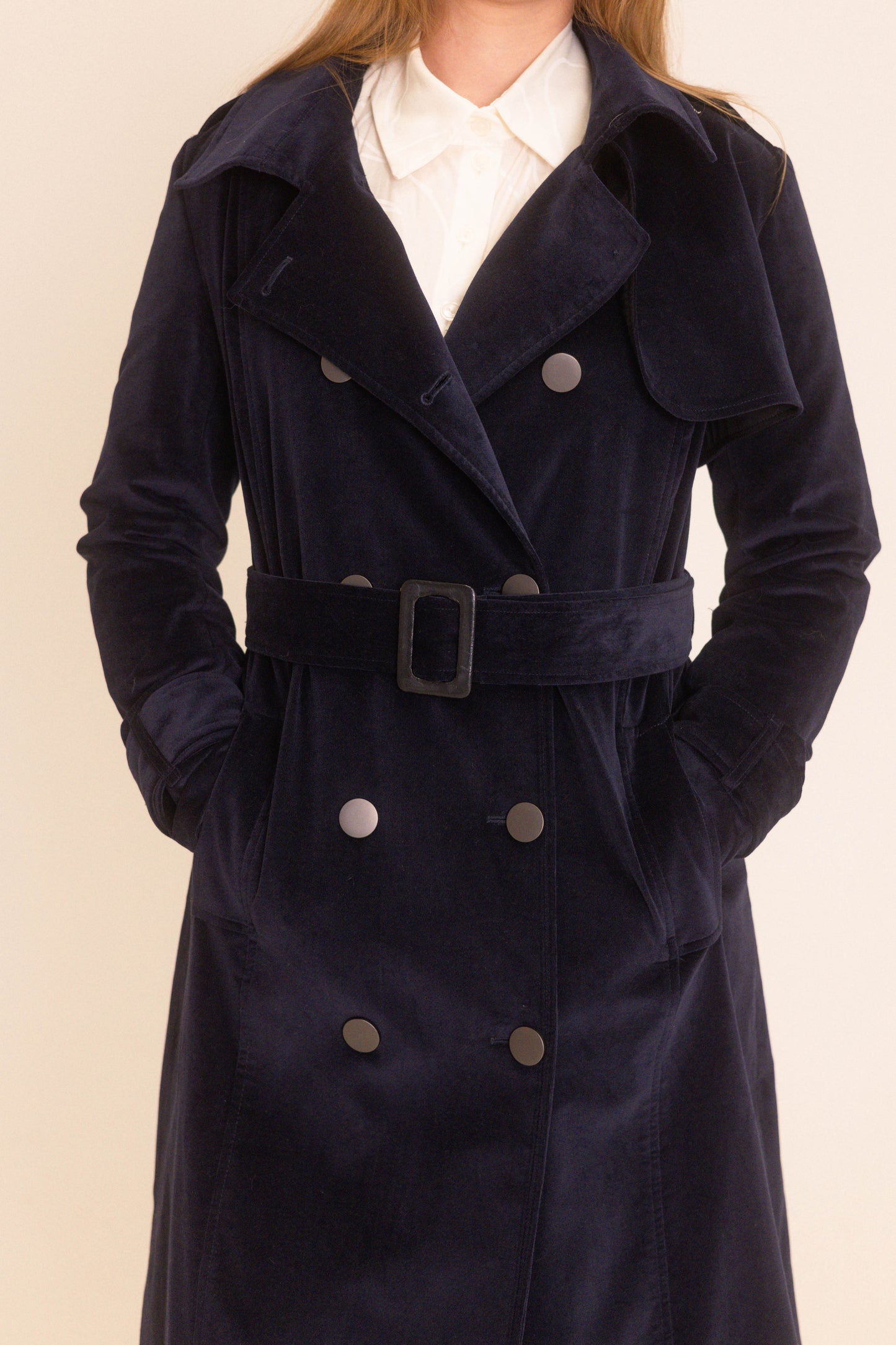 Trencz z naturalnego weluru