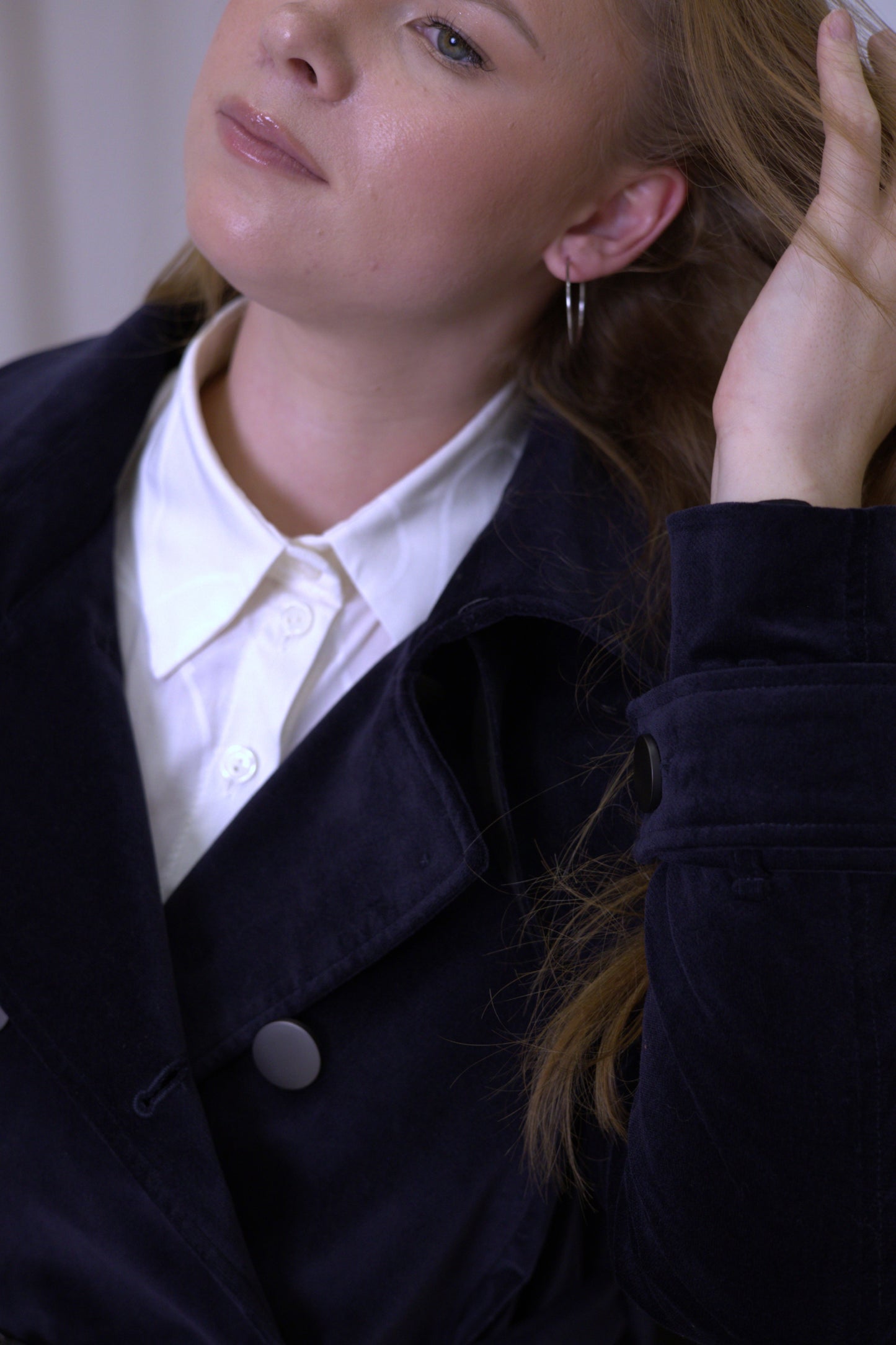 Trencz z naturalnego weluru